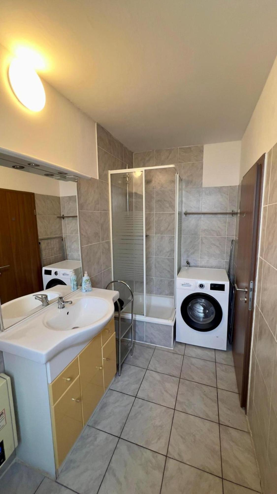 Praktische City Apartments Direkt Am Hauptbahnhof Neumünster Kültér fotó